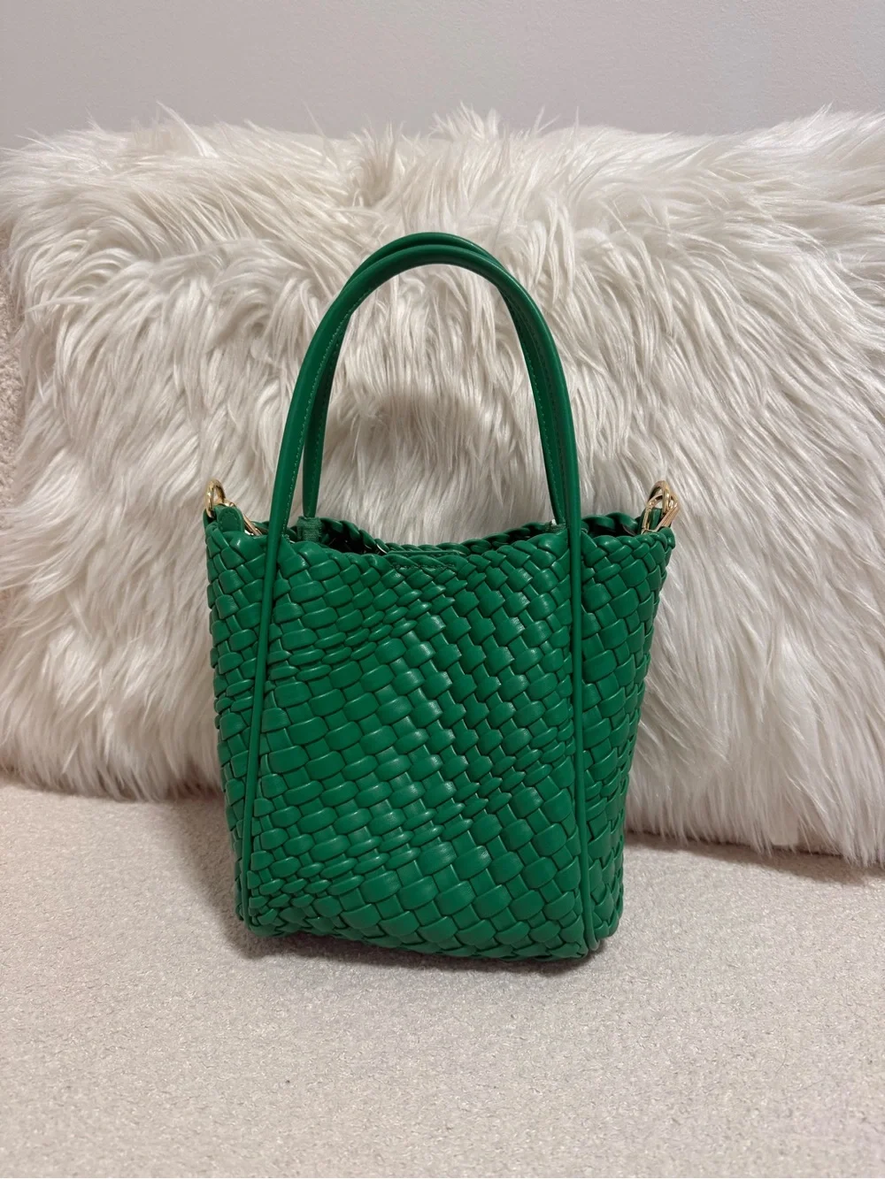 Anthropologie Bright Green Woven Tote with Matching Pouch